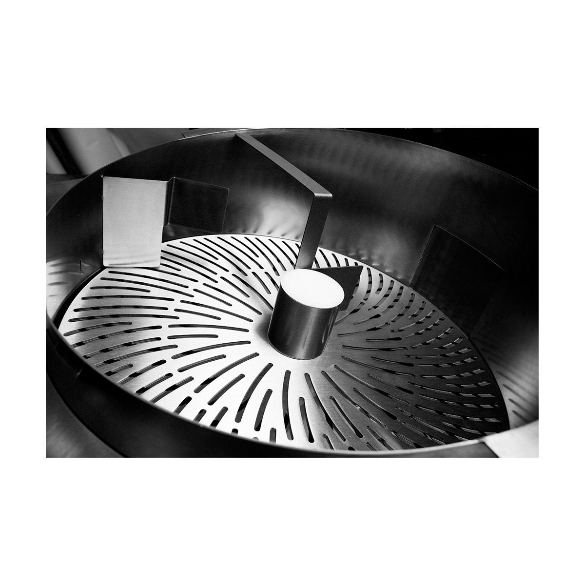 Product Secondary Image:GreenBroz Model M Dry Trimmer