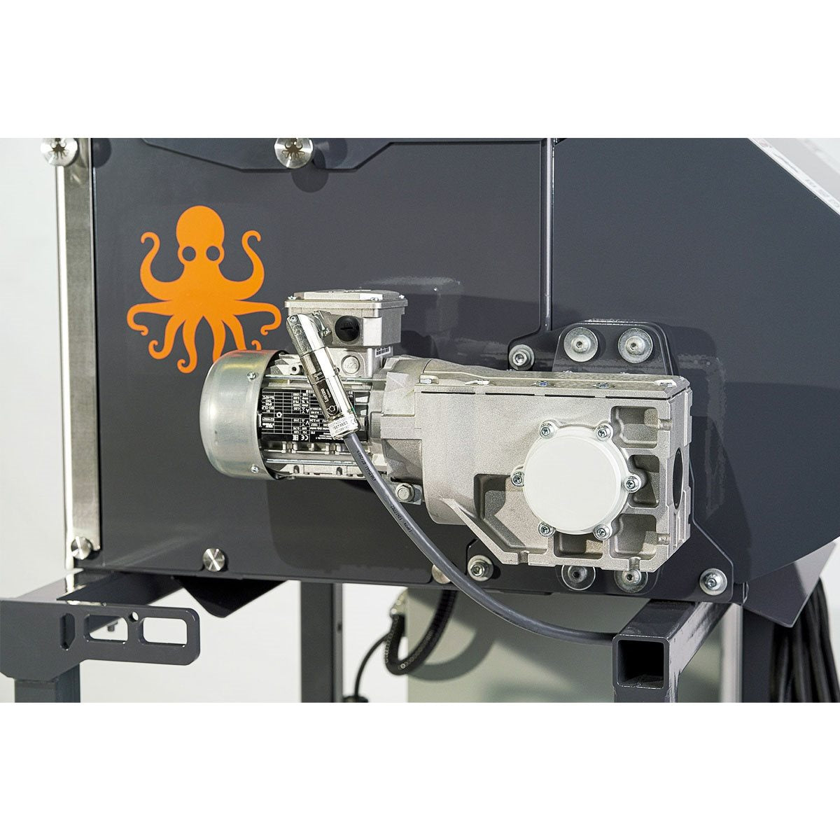 Munch Machine Cluster Bucker 240Volts