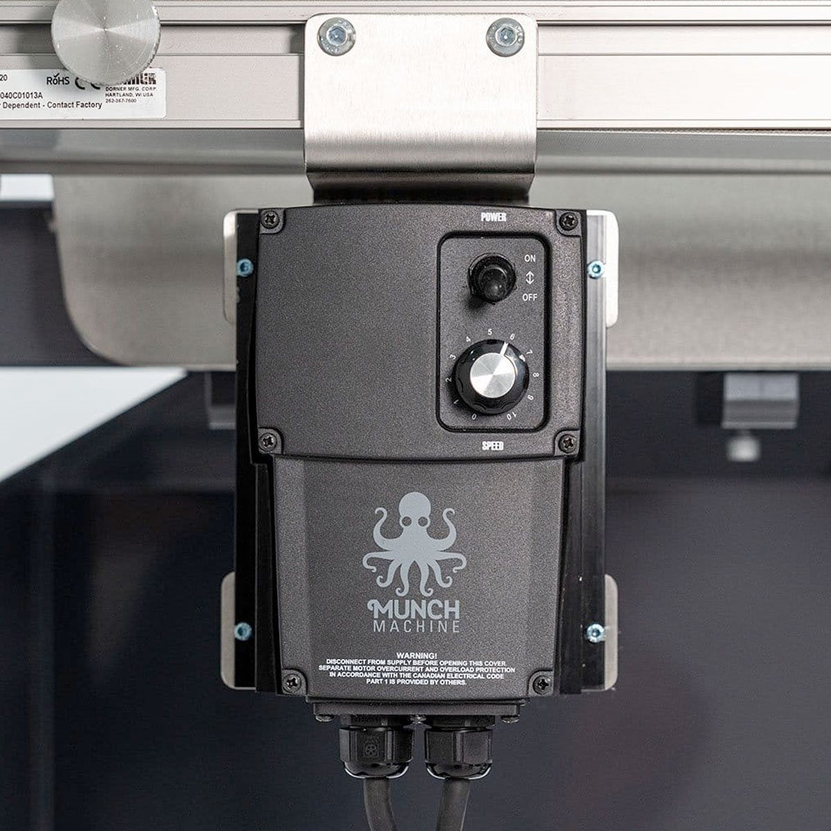 Munch Machine Conveyer Double Bucker Rolling to the Right