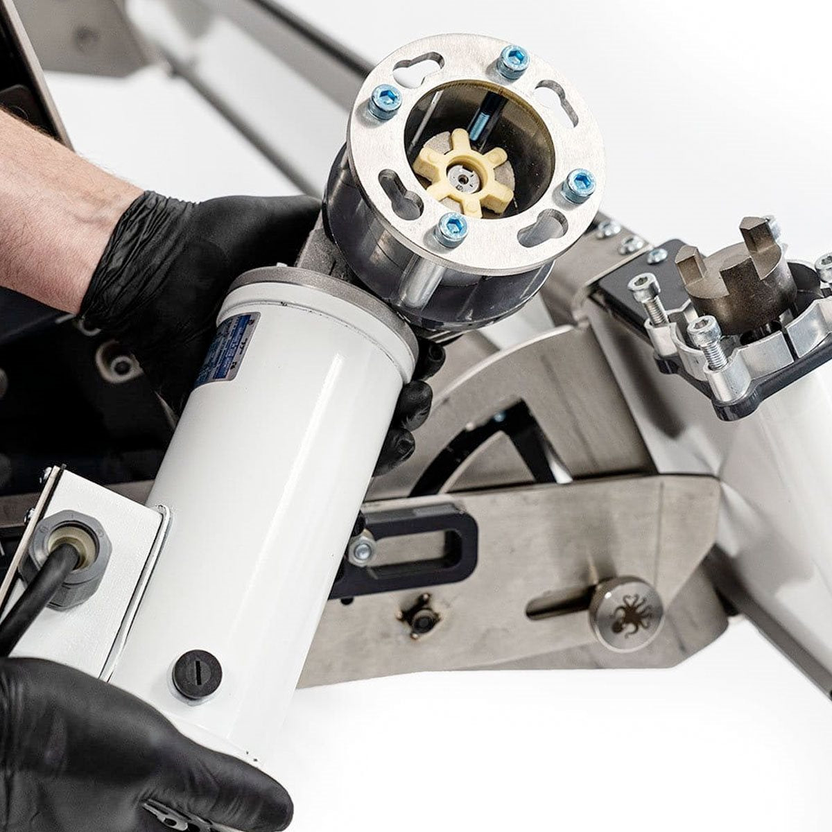 Munch Machine Conveyer Double Bucker Rolling to the Right