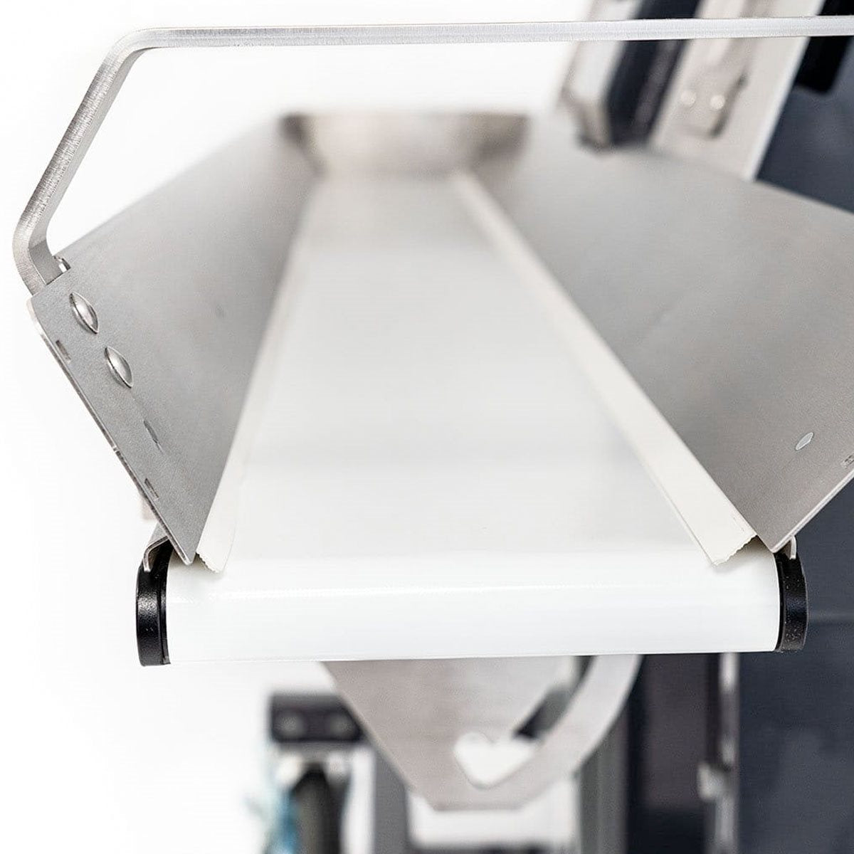 Munch Machine Conveyer Double Bucker Rolling to the Right