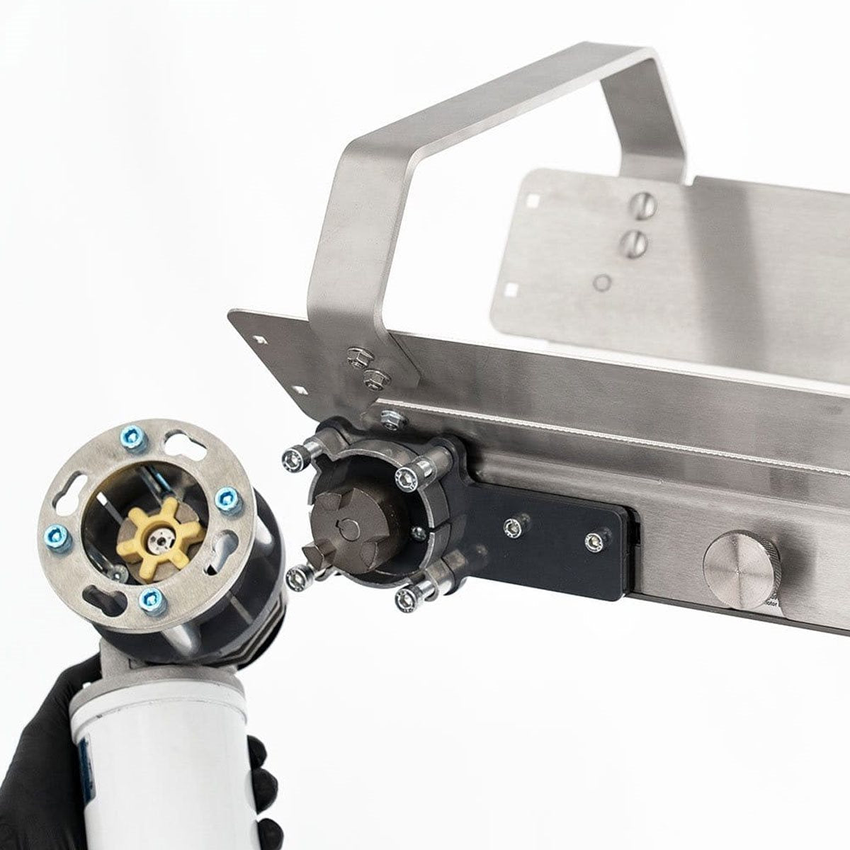 Munch Machine Conveyor Single Bucker Rolling to the Right