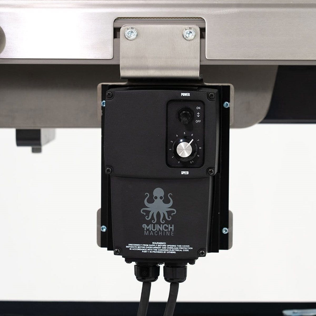 Munch Machine Conveyor Single Bucker Rolling to the Right